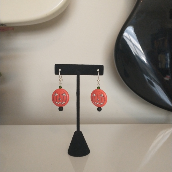 Earrings - Picture 2 of 9